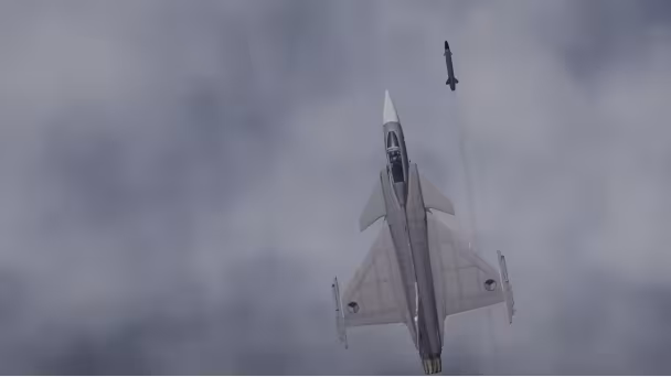 Komunitní JAS-39-C Gripen přistál na PC